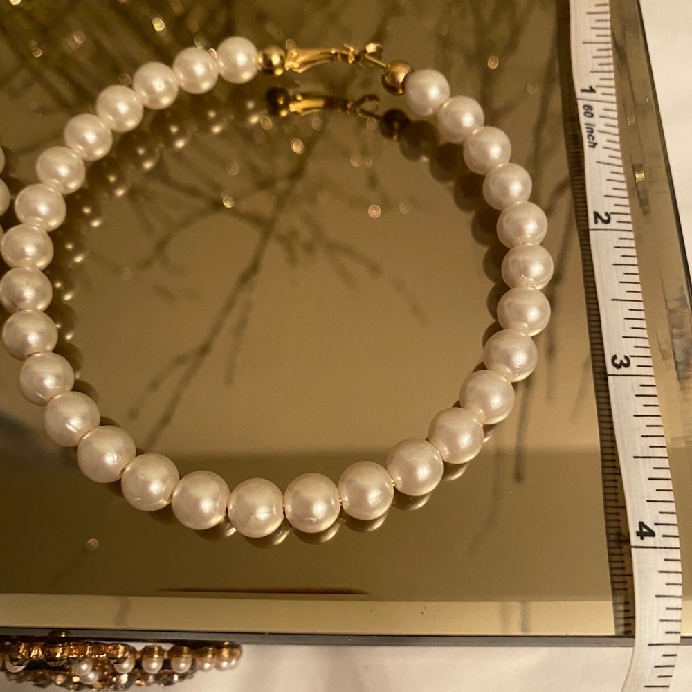 Pearl Hoops✨✨ - Picture 2 of 4